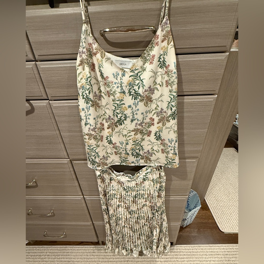 Greylin Cream Floral Top & Skirt bundle outfit
